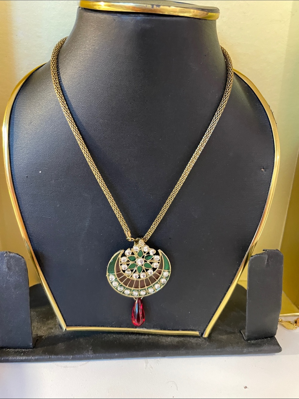 Green and Red Pendant Necklace - Women Jewelry